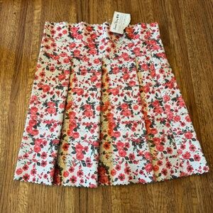 NWT Women’s floral skirt, elastic material, size small